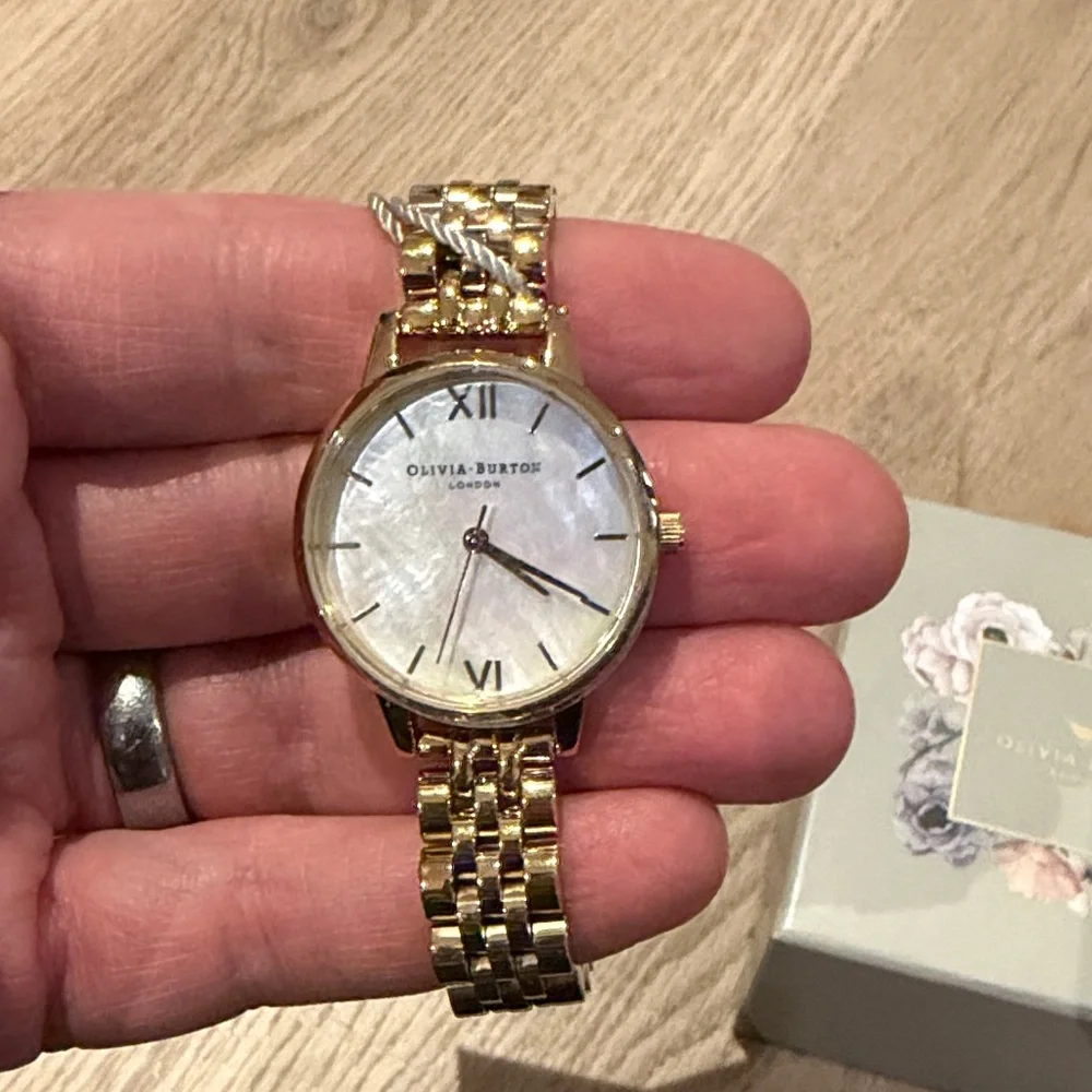 Olivia Burton Mother of Pearl and Gold Bracelet Watch 100% Stainless Steel - Picture 3 of 4